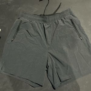 Large 90.degree shorts